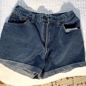 Levi High Waisted Shorts (Vintage)